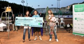 Il vincitore Radu Albot premiato pochi minuti fa a Cesena - Foto Filippo Venturi