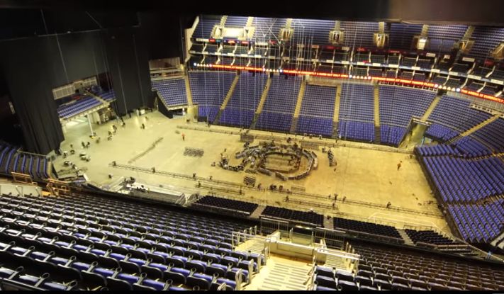 Video del Giorno: La costruzione del campo della 02 Arena di Londra in 60 secondi