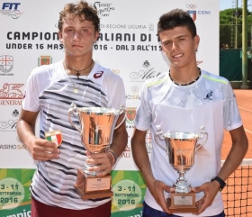 Il campione italiano Under 16, il canturino Federico Arnaboldi (a sinistra), con il finalista bresciano Gabriele Bosio a Sanremo (foto Di Lorenzo)