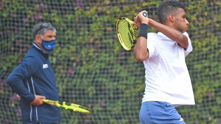 Felix in campo con "zio" Toni