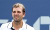 Barletta saluta subito Benneteau. Domani tre azzurri in campo sulla terra rossa del circolo “Simmen”