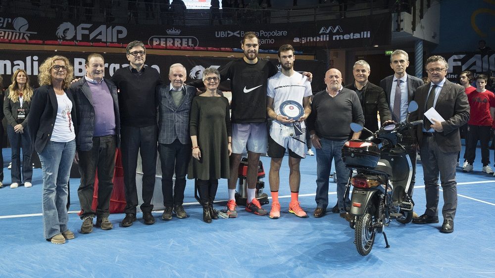 Nuova superficie, più spettacolo e maggiore coinvolgimento dei giovani: ecco le novità della tredicesima edizione del Trofeo Perrel-FAIP. Un campo più lento, l'ITF femminile e le fasi finali dei Campionati Studenteschi arricchiranno l'evento che, storicamente, inaugura la stagione del tennis internazionale in Italia. - Foto Antonio Milesi