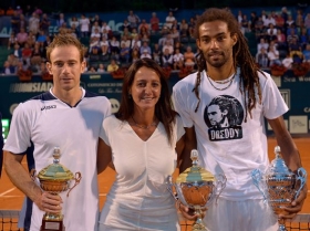 I due finalisti del torneo con Fernanda Messina Pres. Associazione My Tennis