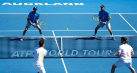 <strong>I fratelli Bryan stavano conducendo il super tie-break nei confronti di Robin Haase ed Andre Begemann, con il punteggio di 9-8.</strong>