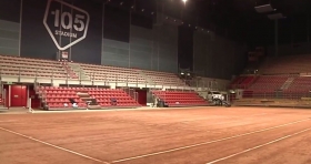 FOTO: il 105 Stadium allestito con la terra rossa per la sfida Italia-Francia