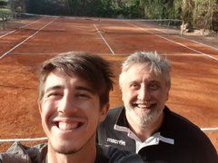 Emergenza Coronavirus: Arthur Reymond senza campo da tennis ne costruisce uno nel suo giardino