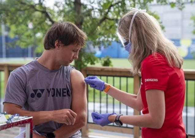 Tennis Canada e la curiosa campagna vaccinale durante il torneo di Toronto.