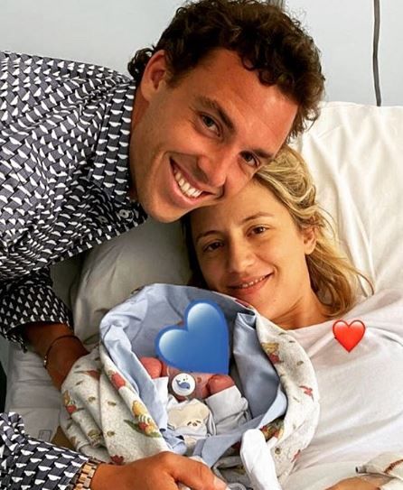 Marco Cecchinato con la moglie ed il figlio nella foto