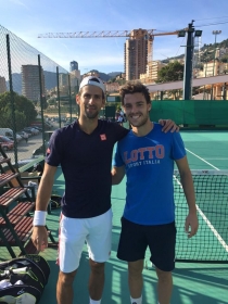 Marco Cecchinato insieme a Novak Djokovic