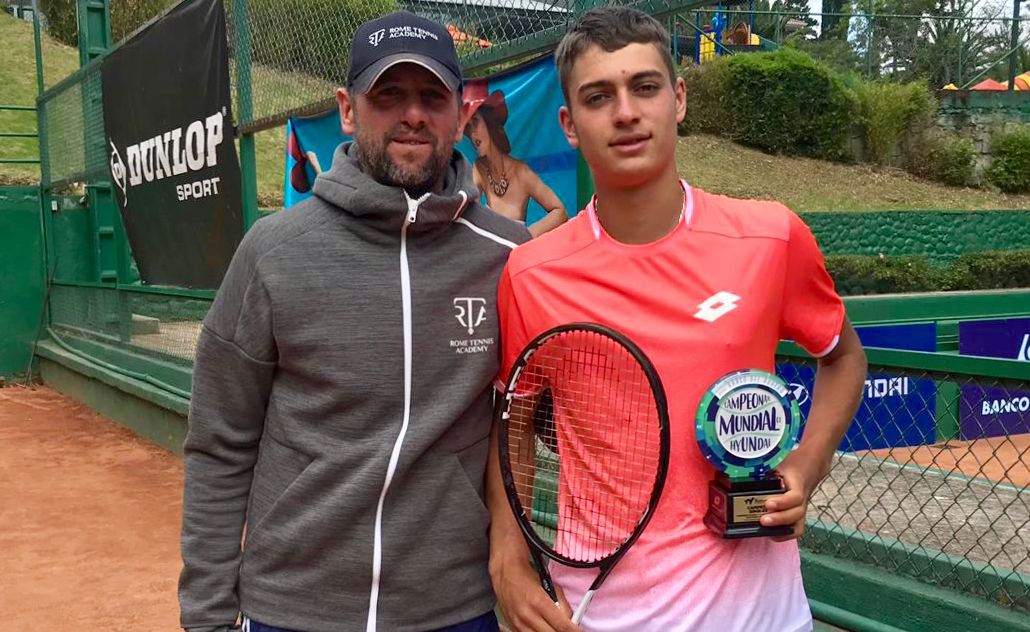 Primo titolo under 18 del giocatore della Rome Tennis Academy Flavio Cobolli, insieme al padre Stefano (ex professionista ed attualmente coach dello stesso Flavio)