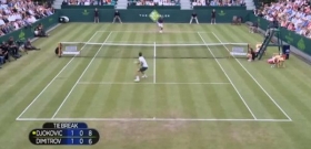 Scambio spettacolare tra Djokovic e Dimitrov in esibizione