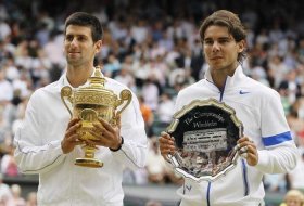 Novak Djokovic e Rafael Nadal durante la premiazione di Wimbledon 2011.