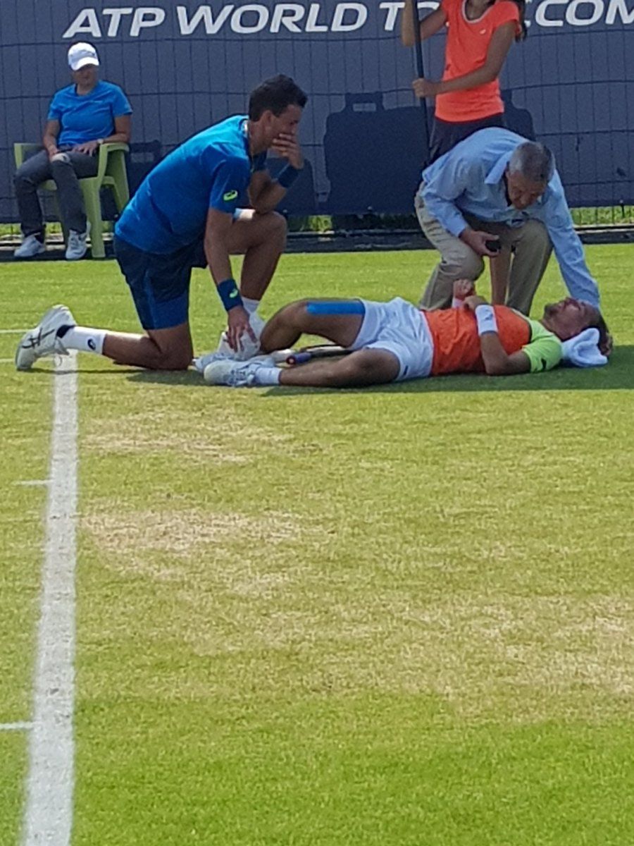 Si fa male Dolgopolov alla caviglia. Il bel gesto di Pospisil