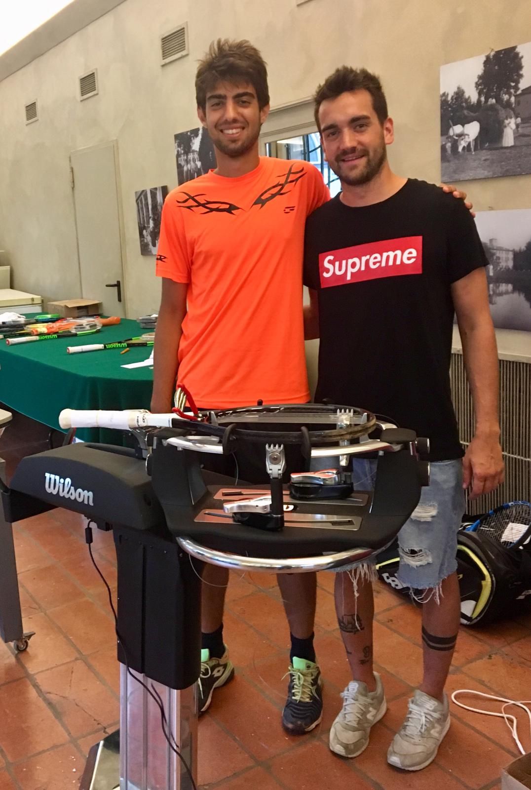 Tennis Memorial Fontana: Dragoni avanza. Che spettacolo il "Gioca con il Campione"