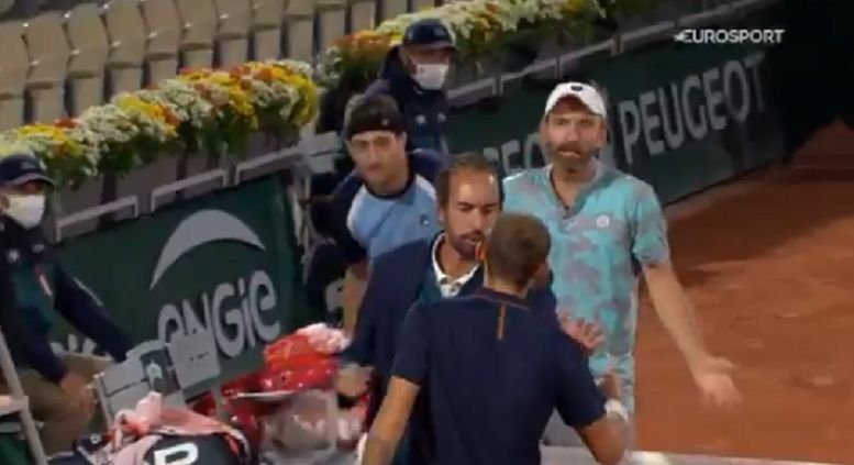 Roland Garros: L'arbitro separa Evans e Middelkoop