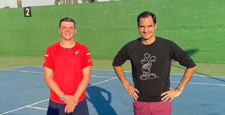 Roger Federer nella foto con Dominic Stricker