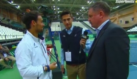 Il traduttore entra all'improvviso e Fabio giustamente ride
