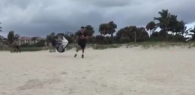Fabio Fognini si allena sulla sabbia (Video)