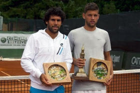 La premiazione a Cortina: il finalista Federico Gaio (a sinistra) e il vincitore serbo Filip Krajinovic - (foto Roberto Vanin).
