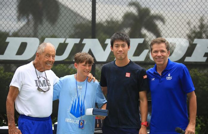 Giorgio Gatto premiato da Nick Bollettieri, Kei Nishikori e Jimmy Arias