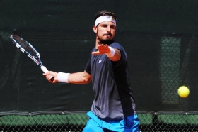 Omar Giacalone, 24 anni da Mazara del Vallo (Trapani), conduce 6-2 2-2 nella semifinale con Pontoglio (sospesa per pioggia