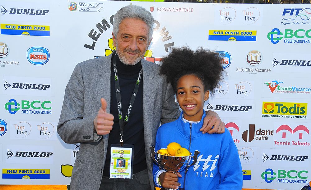 Tyra Grant, vincitrice dell'under 10 femminile, insieme al direttore del torneo Paolo Verna - Foto Biagio Milano