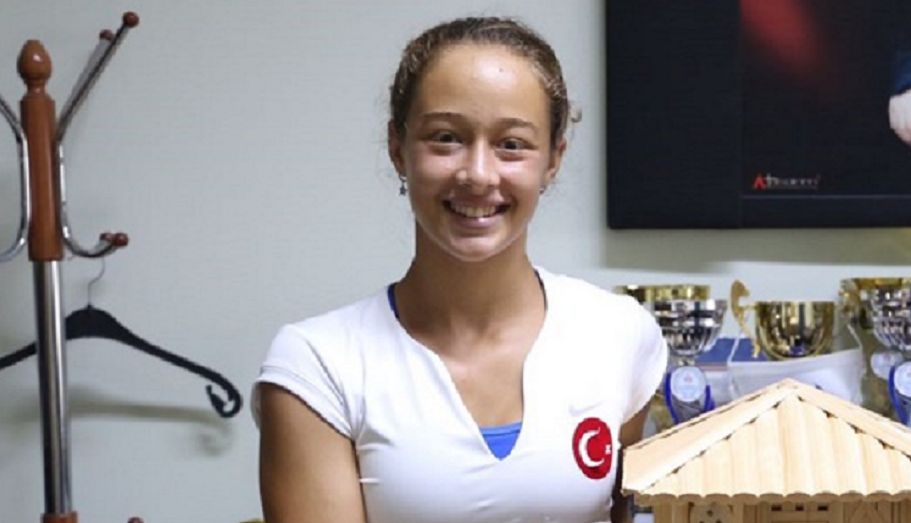Zeynep Sonmez nella foto