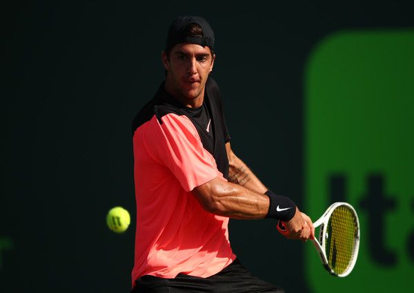 Thanasi Kokkinakis nella foto
