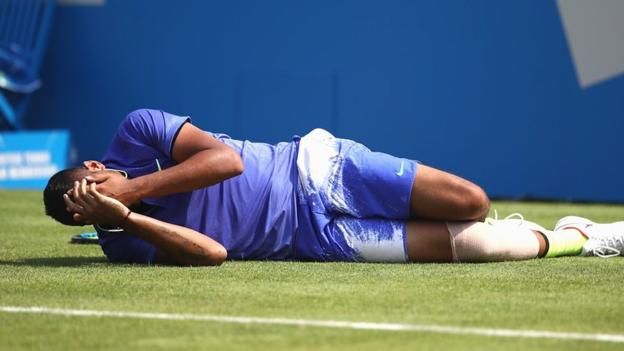 Video del Giorno: Cadute sull'erba. Kyrgios si ritira dal Queen's