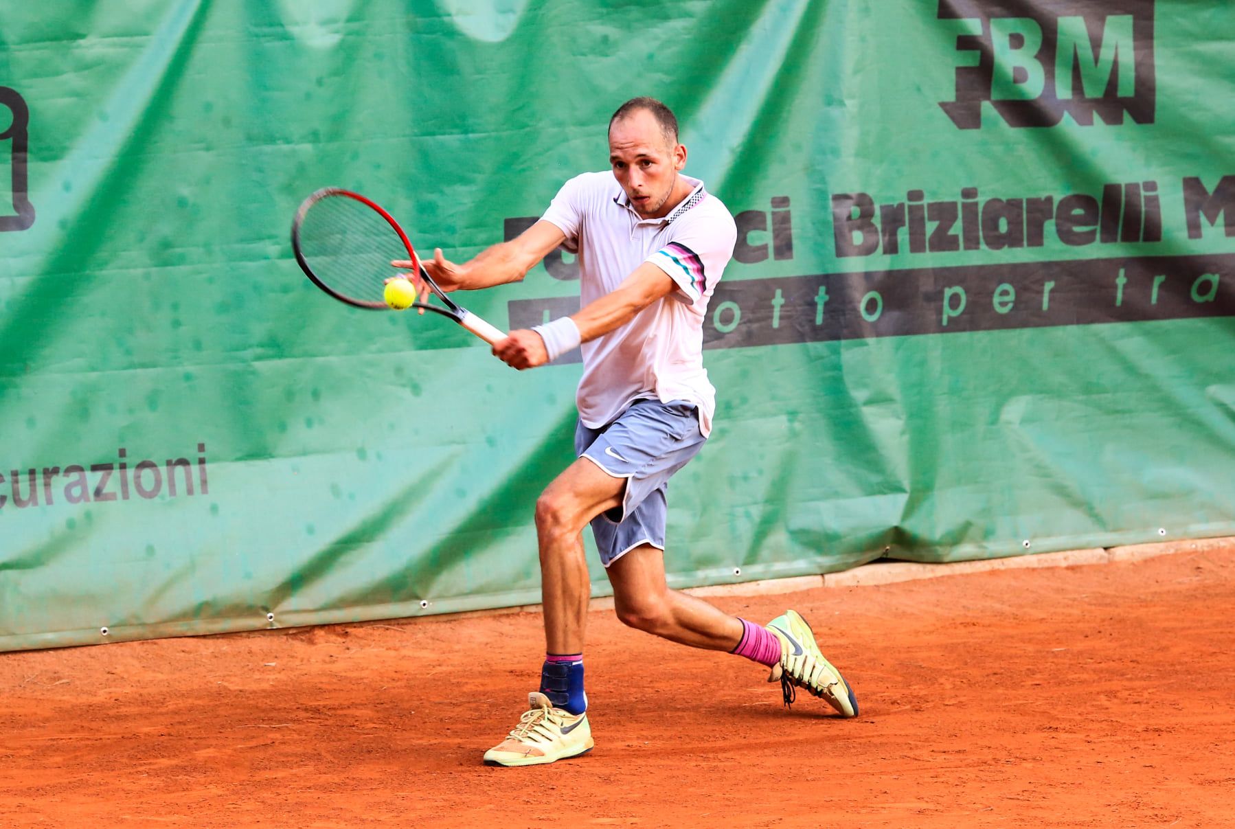 Allo Junior Tennis Perugia la prima testa di serie supera Burruchaga junior, il riccionese sconfigge la seconda testa di serie Galarza