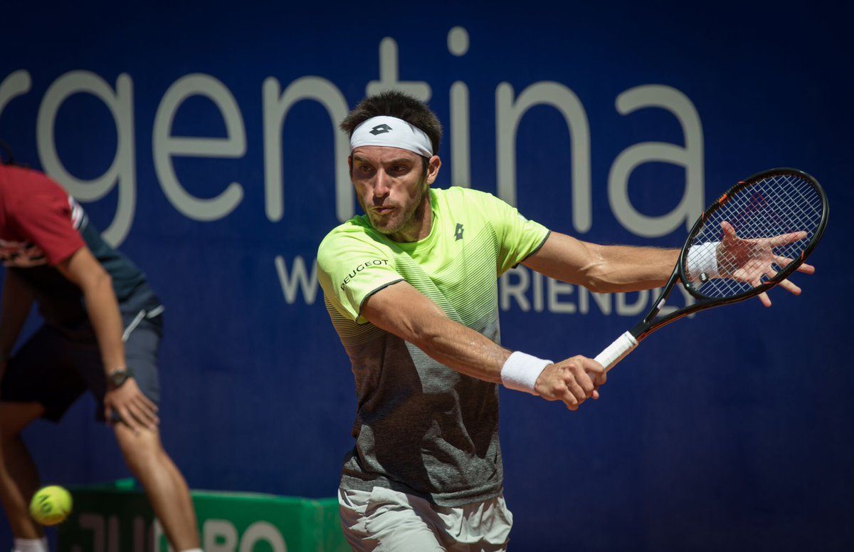 Leonardo Mayer nella foto