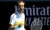 Australian Open: il tennis tattico di Medvedev schianta Tsitsipas, il russo vola in finale vincendo in tre set
