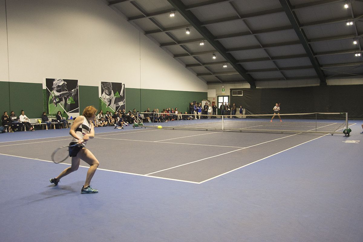 Dei 7 campi indoor utilizzati sabato per il Day 1 del Trofeo Bonfiglio 2019 solo uno è al Tc Milano A. Bonacossa; gli altri 6 distribuiti equamente tra Sporting Milano 2 e Sporting Milano 3 - foto GAME