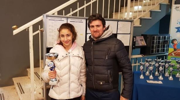 In foto Giorgia Vercellotti, vincitrice del draw under 12, e il suo maestro fabio Cerone