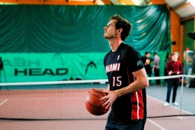Andy Murray si dà al basket con la #HalfCourt challenge