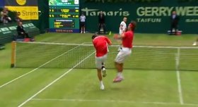 Scontro tra Rafael Nadal e Marcel Granollers ad Halle