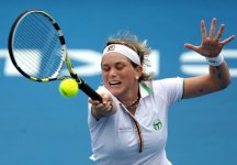 WTA Estoril: Romina Oprandi dopo sette mesi ritorna alla vittoria. Elimina la Zheng, testa di serie n.7