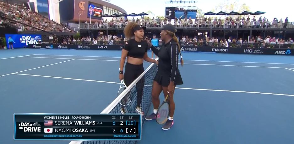Serena Williams batte Naomi Osaka
