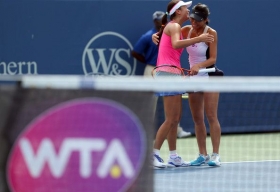 Nella foto Shuai Peng e d Su-Wei Hsieh vincitrici a Wimbledon 2013 nel doppio