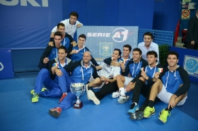 La gioia del Park Tennis Club Genova dopo la vittoria del Campionato Italiano di Serie A1