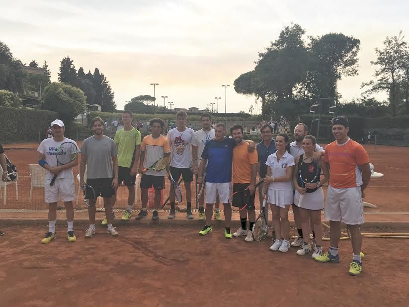 Nella foto i giovani imprenditori di Confindustria Umbria impegnati nel torneo pro-am con i giocatori Matteo Donati, Alessandro Motti, Milan Radojkovic e Michele Cappellacci