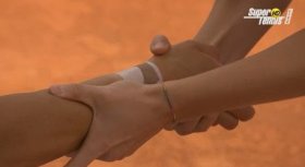 Il polso dolorante di Flavia Pennetta