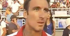 Tommy Robredo va via dopo i fischi del pubblico