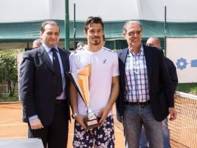 Cristian Rodriguez premiato a Cosenza dopo la vittoria del torneo Open valido per le Prequalificazioni degli Internazionali BNL d’Italia 2015