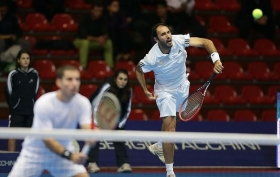 Vincenzo Santopadre al servizio nella finale di serie A1 (foto Costantini)