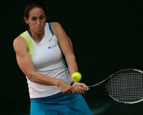 Lisa Sabino, Svizzera di nascita e habitué del circuito Itf, oggi vive e si allena a Roma. È il nuovo acquisto del club La Ferratella, a caccia della promozione in A1