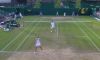 Video del Giorno: Wimbledon. Vince il punto dopo un recupero incredibile