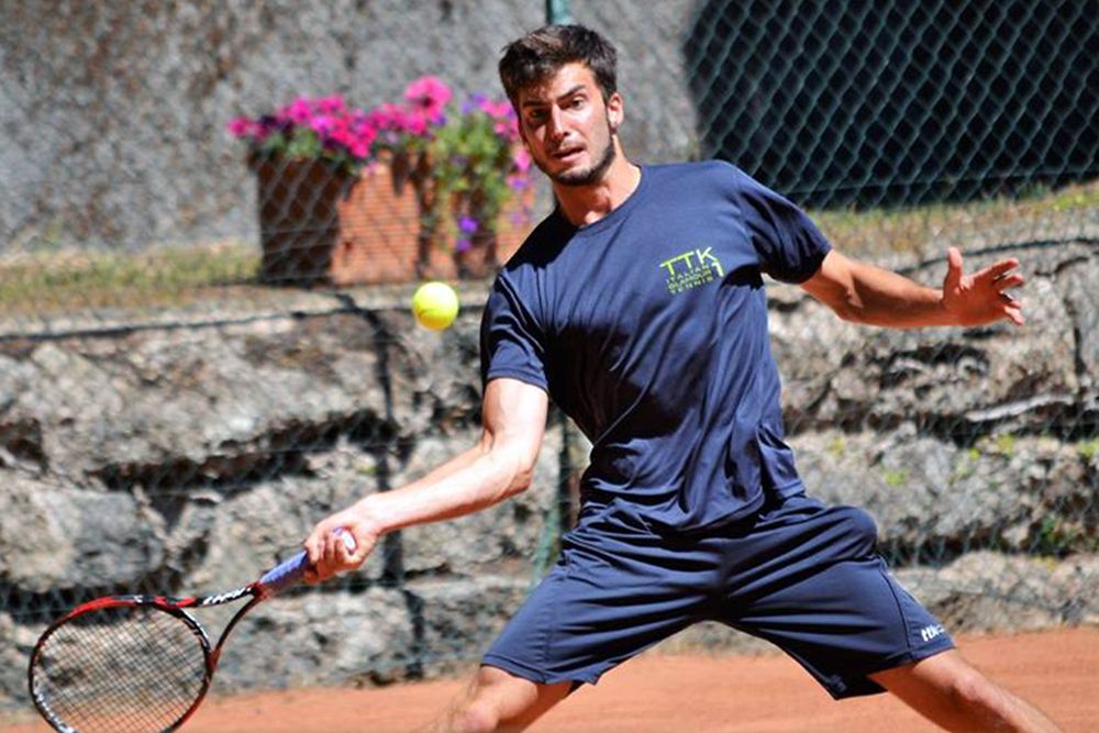 Tommaso Schold, 18 anni da Nugola (Collesalvetti, provincia di Livorno), studia e gioca a tennis alla Columbus State University, in Georgia