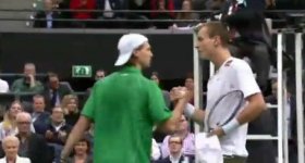 Stretta di mano tra Seppi e Berdych