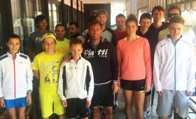 Seppi e Sartori (al centro) con i ragazzi altoatesini presenti al Bordighera Lawn Tennis Club - (foto BLTC)